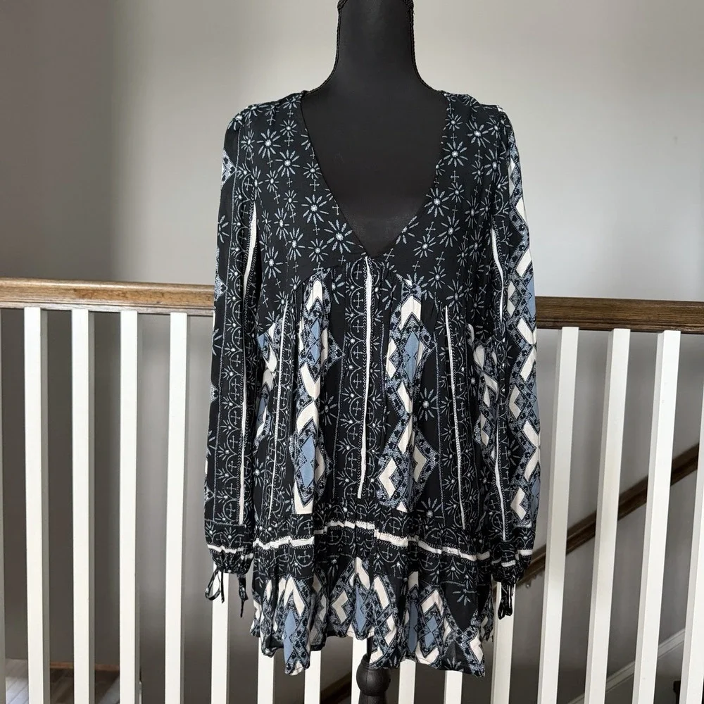 Free People XS Black Blue Whimsigoth Celestial V-Neck‎ Babydoll Tunic Top Boho